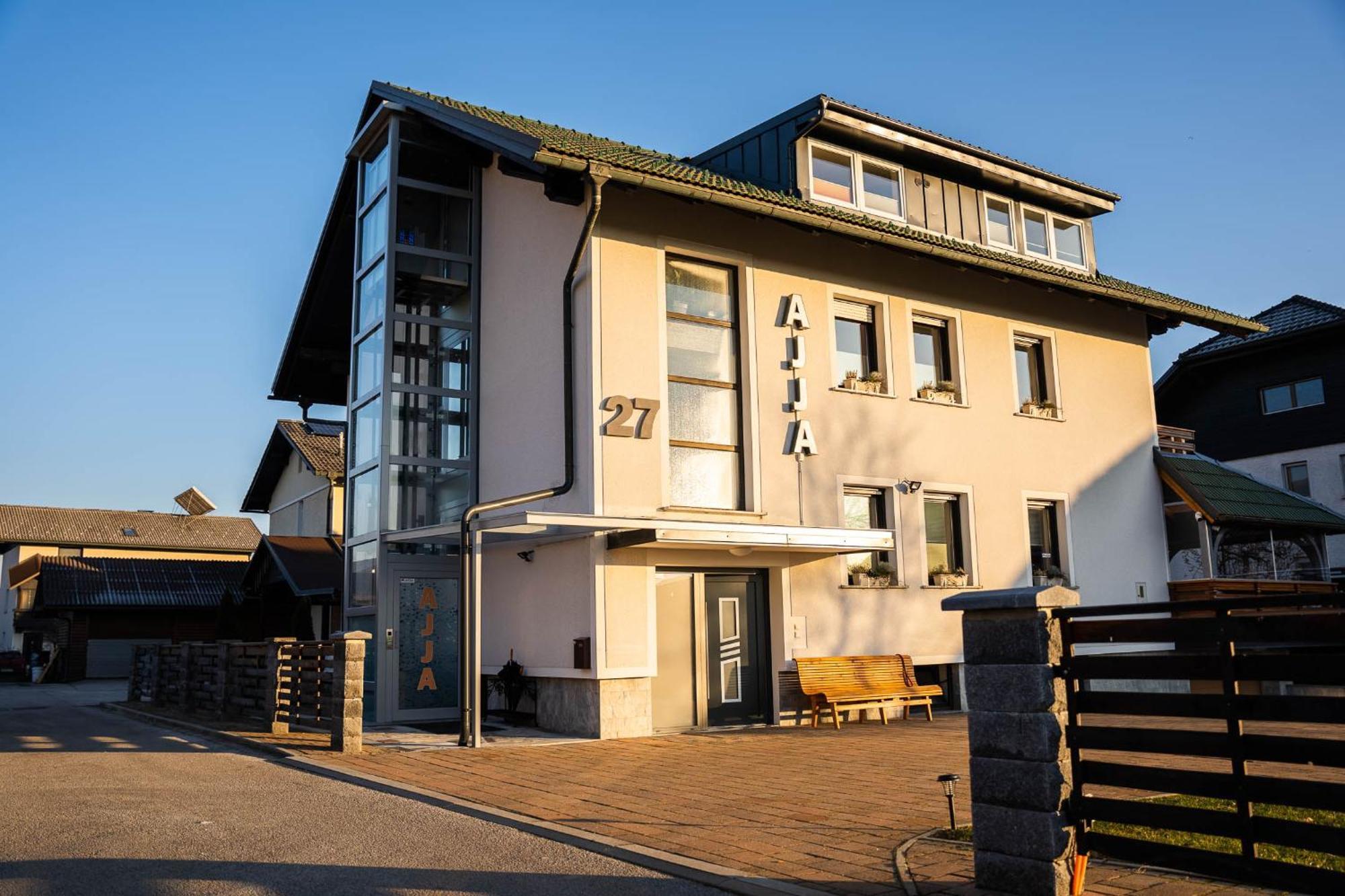 Apartma Ajja Šenčur Exterior foto